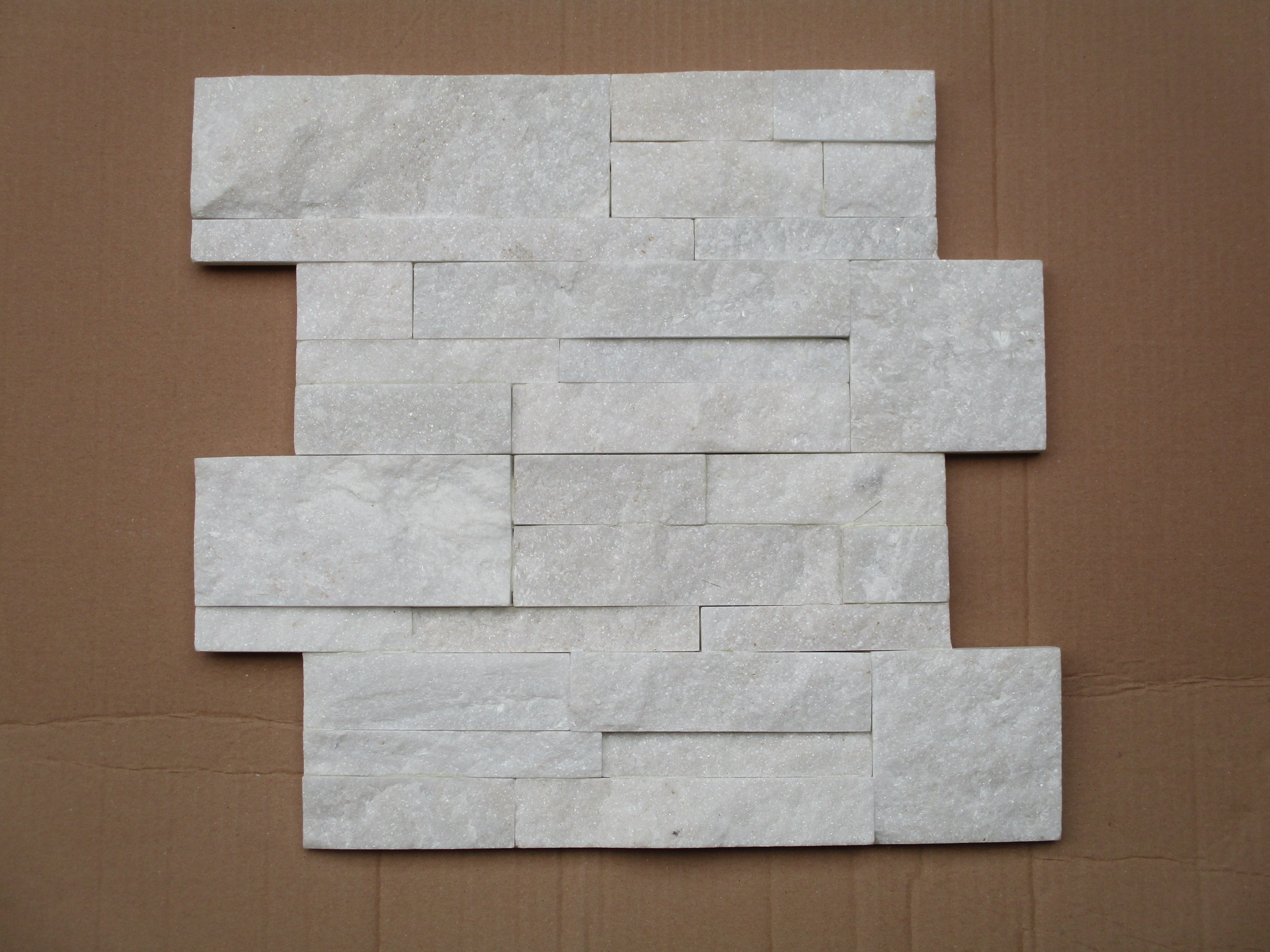 Quarzite bianco puro, 18x35 cm, listelli multiformato